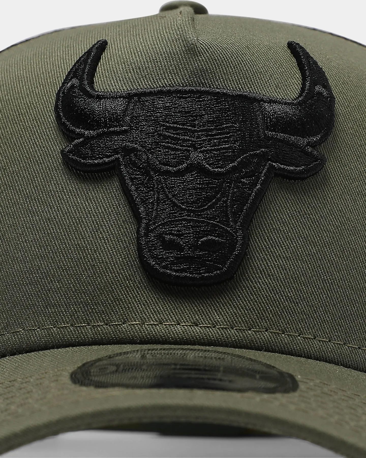 New Era Chicago Bulls 9FORTY A-Frame Trucker Snapback Olive/Black